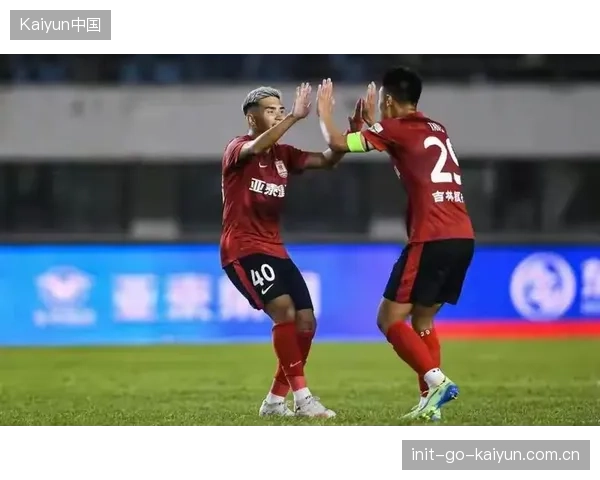 亚泰主场之夜：从战略布局到战场实力——宁波球迷的“亚泰梦”如何燃烧？